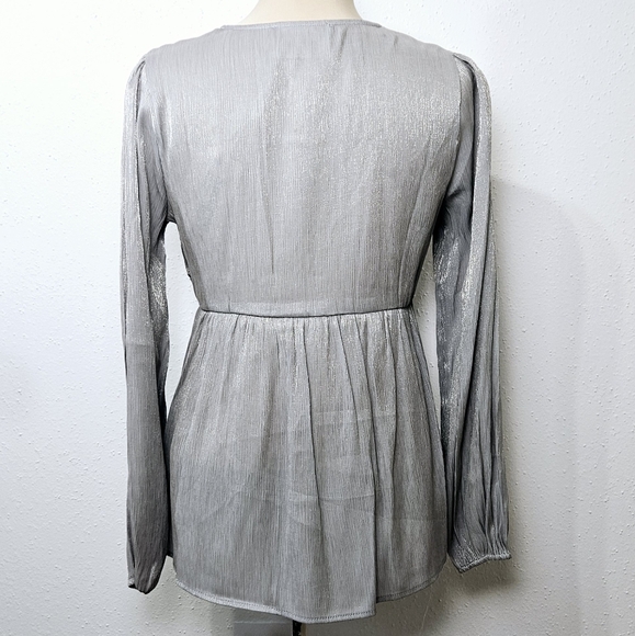 Savanna Jane Floral Embroidered Top in Light Gray/ Pink Size Small - Picture 9 of 13